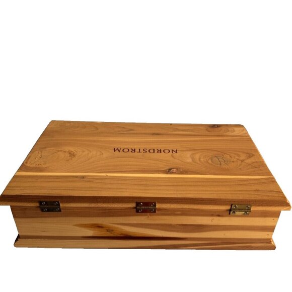 Nordstrom Cedar Wooden Jewelry & Trinket Storage Box With Dividers - Picture 7 of 9